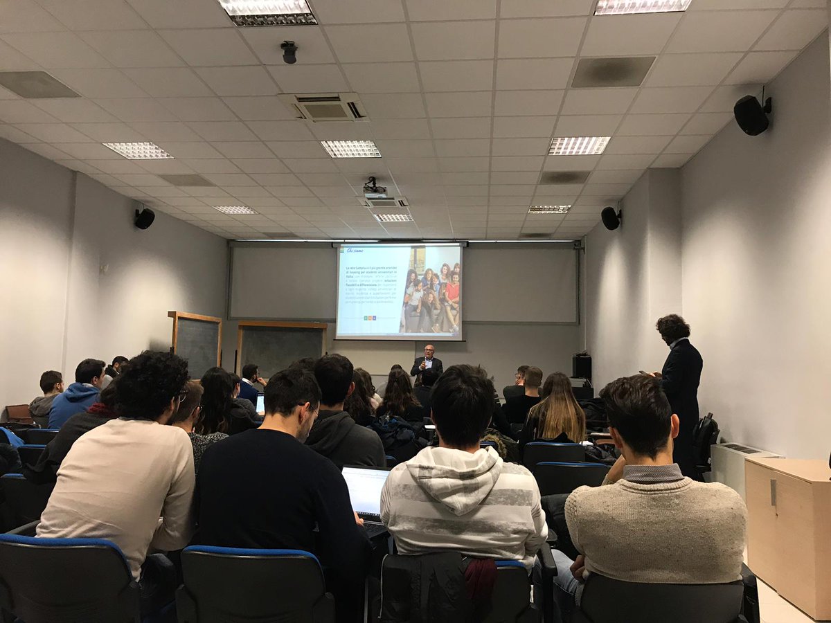 campluslife's tweet photo. .@mauriziocarvell invitato dal nostro Alumno @giupinomodica spiega agli studenti dell'@unipait il modello di business di Camplus, raccontando l'evoluzione aziendale dalle origini agli sviluppi futuri. #lezione #palermo #campluslife https://t.co/AkMSQBsMSj
