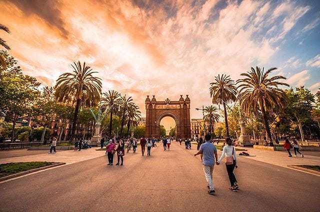 planinterrail's tweet photo. The Arc de Triomf glowing in the sunshine! It was originally constructed as the gateway to the fair held in Parc de la Ciutadella
📍: Barcelona 🇪🇸
📸: @ivanbornes
.
.
.
.
.
#interrail #interrailplanner #interrailing #eurotrip #europe #europa #wanderlus… https://t.co/xCJHBmBhW0 https://t.co/WnausZOSzb