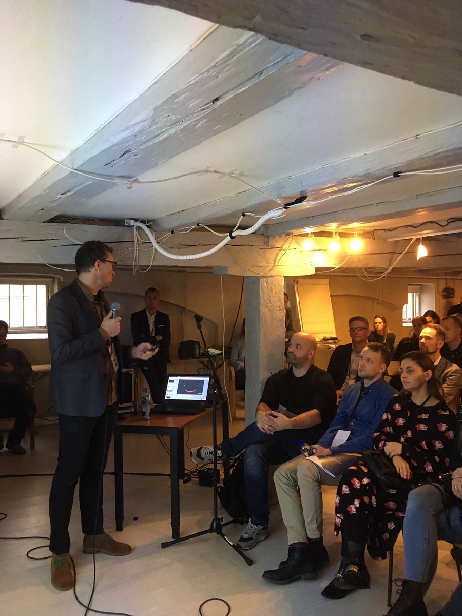 kamper7's tweet photo. Presentations Amazon by @kres GroupM, @IABTechLab @samtingleff , Karsten Stokking @IBMforMarketing , Dave Reed @mediamath and Soizic Loison @EDIPublicite #dmprogrammatic https://t.co/Xg55mZbdY3