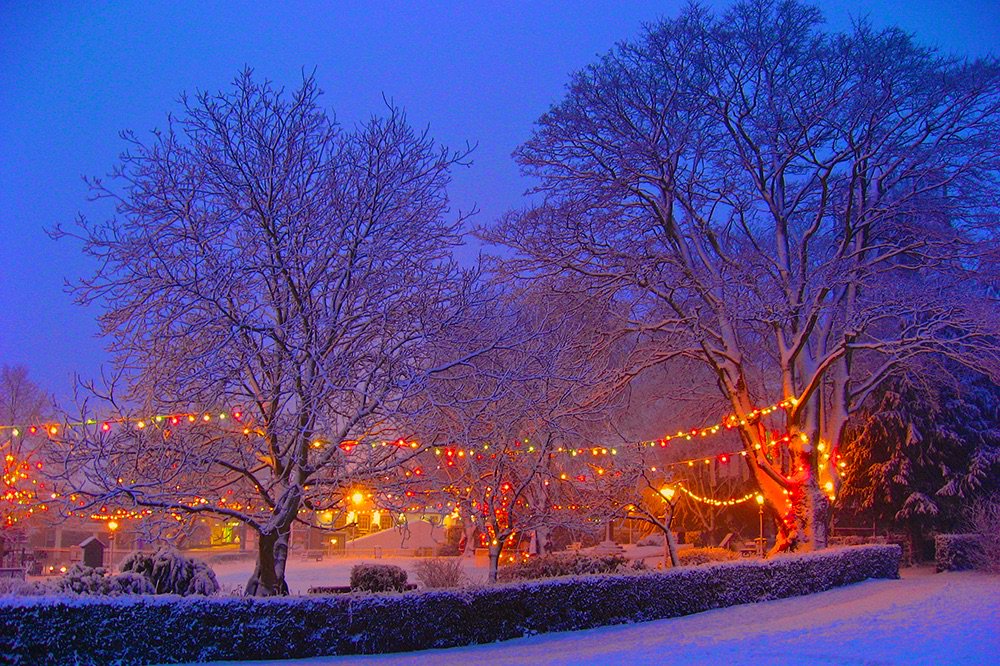 RichmondYorks's tweet photo. Tomorrow evening sees the Richmond Christmas Lights switch-on, at 7pm, with mulled wine and mince pies served in the Market Hall. #loverichmond #richmondyorks https://t.co/h8ZORCFo8O