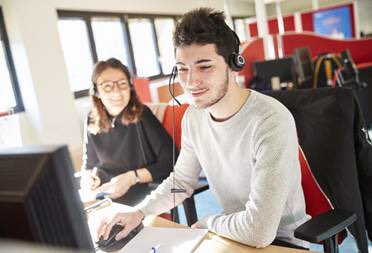 ChMissirian's tweet image. #EDF fait évoluer la labellisation RSE de ses Centres de Relation Client. 5000 Conseillers Client basés en France sont au service de tous nos clients particuliers, professionnels, industriels et collectivités.
#Relationclients #satisfaction #proximité #engagement