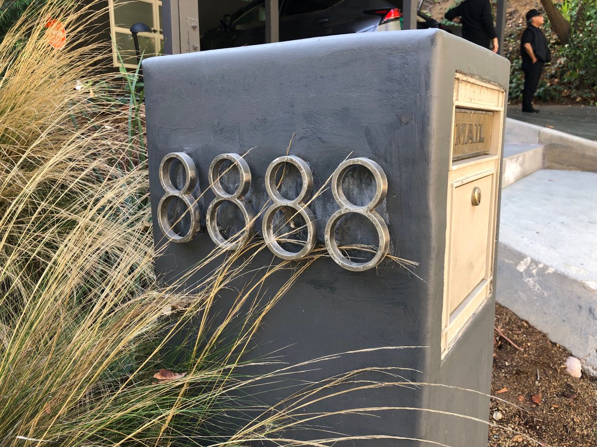 otrosol's tweet photo. Always appreciated numerological accuracy. Address number, yet obscure... #guesswhere #luckyeight #AdvanceBravely https://t.co/Kb13QzdBSc