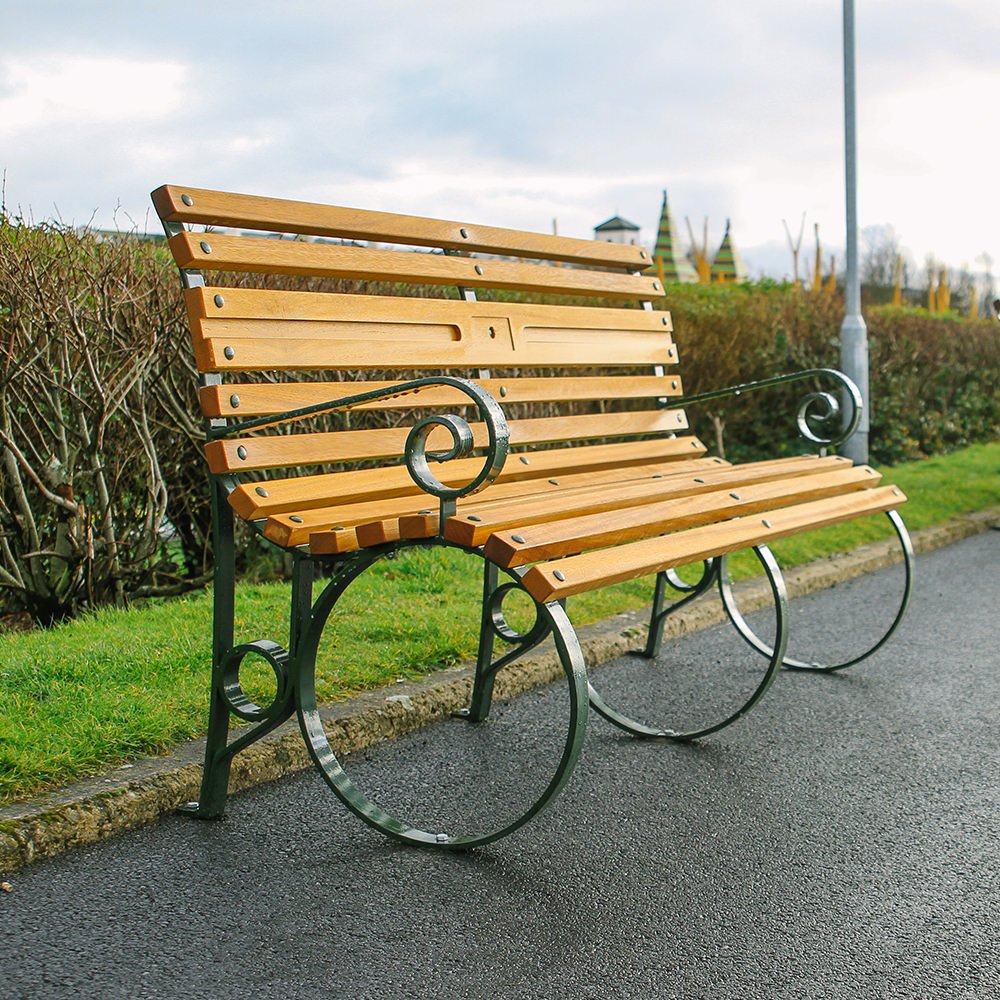 VersaLtd's tweet photo. Finish off your project with Versa's range of outdoor seating. 
.
https://t.co/eg47u1Rj6n
.
#seating #outdoorseating #timberseats #parkbenches #parkseats #seatingideas #gardenbench #classicparkbench #outsideseating #gardenseating #ironseats #steeltimberseats #cityseating https://t.co/61gzGbJp56