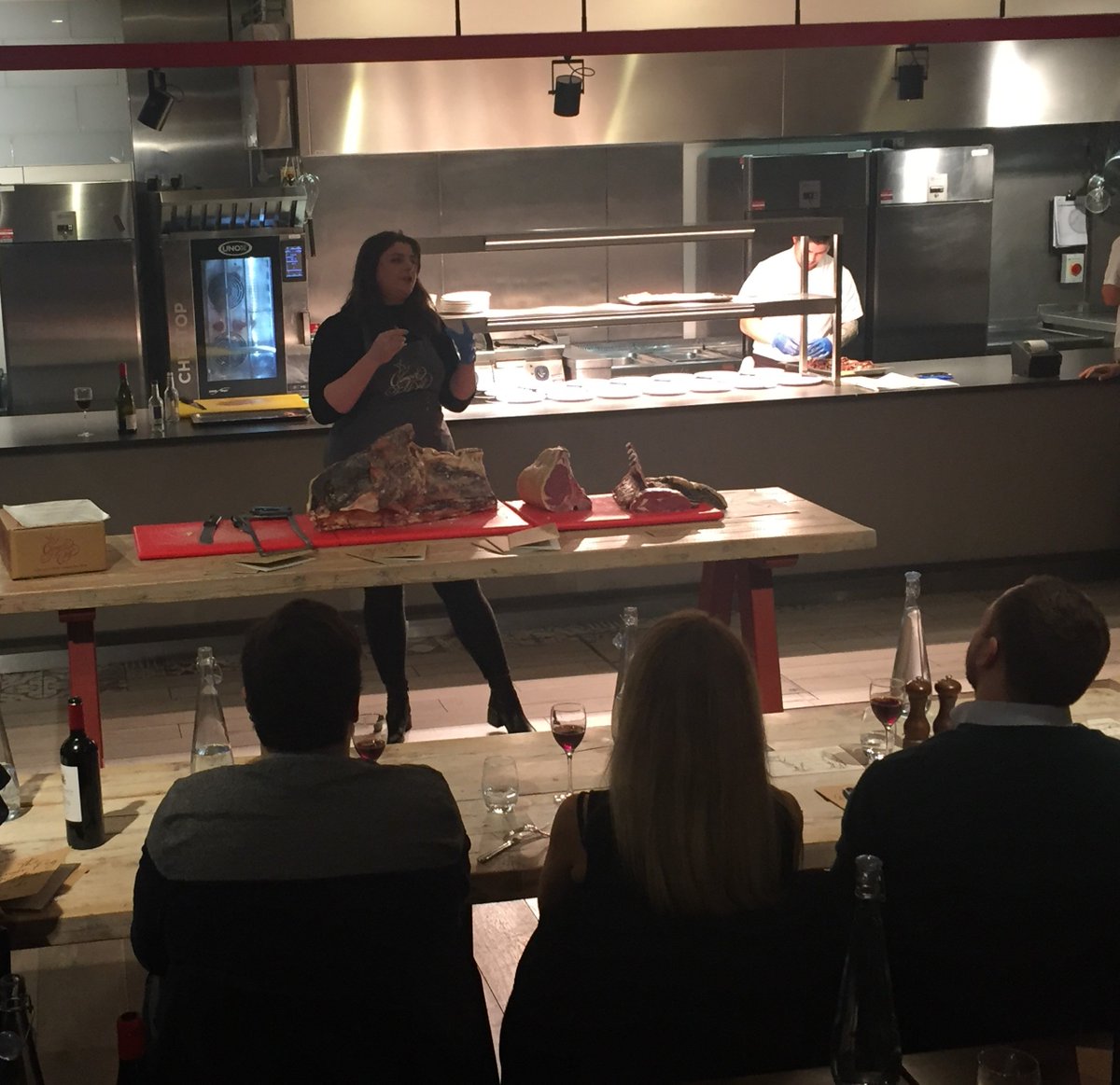 Great night last night at <a href="/SkyUK/">Sky</a> HQ featuring a demo from <a href="/WraggJessica/">Jessica Wragg</a> and culinary delights from <a href="/Gatherandgather/">Gather & Gather</a> @chefjeremyford @tristian_harmsworth Thanks for having us! 👍