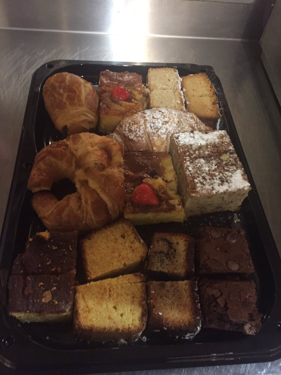 Merna58739419's tweet photo. Since today is the last chance to do some funding we decided to sell more cakes !! 🍰🎂😋 #Fantastic_Fire #IoDLSBU10 #donations #lsbu #HelpLondonsHomeless @LSBU_BUS @IoD_Students @lsbu_iod https://t.co/ERs5HvjDTn