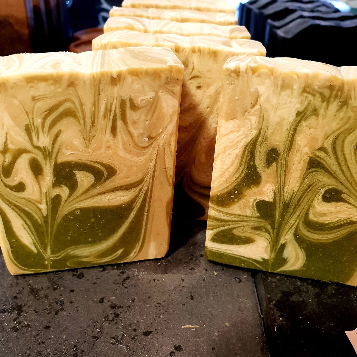 beginwithnature's tweet photo. They just keep on coming in!!
This one has a Christmassy feel to it!! 
Dried orange, dried ginger,  star anise with Sweet orange and May Chang Essential oils!! With Spirulina and beetroot powders for colour!!
You are in for a treat😊💗
#Kendal #SouthCumbria #SouthLakes #soap https://t.co/GZDZpB4OSB