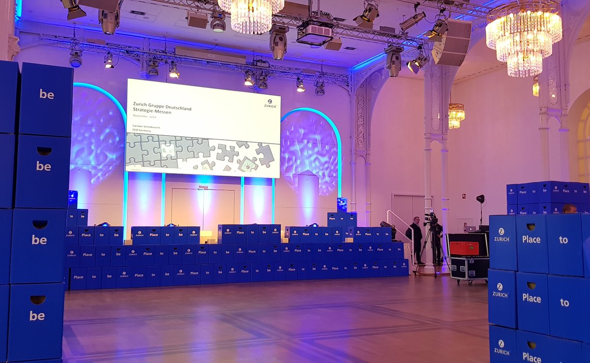DanielaWeltz's tweet photo. #CommsOnTour: heute @Zurich_de Strategy Road Show 2/3. Was eine Location 😍 und soooo viel zum Spielen, Testen und Rumalbern mit dem lieben #love2beComms-Team @medienmaedchen @SandrasLied https://t.co/1ENICOrMS9