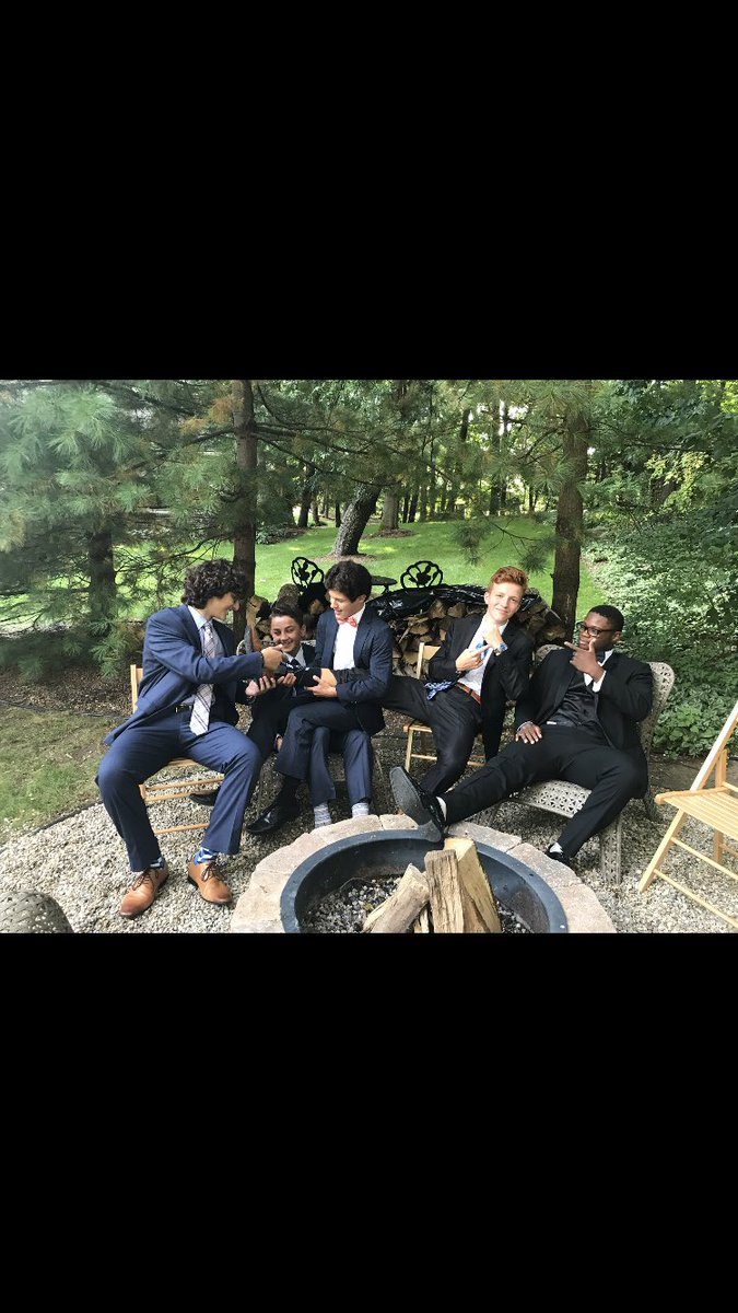 _DiegoPerez22_'s tweet photo. Happy birthday @domrea13 !! Can’t wait till next year..... you, rod and me captains of stoney creek soccer😂👀🏆 https://t.co/Cmd9GIaswT