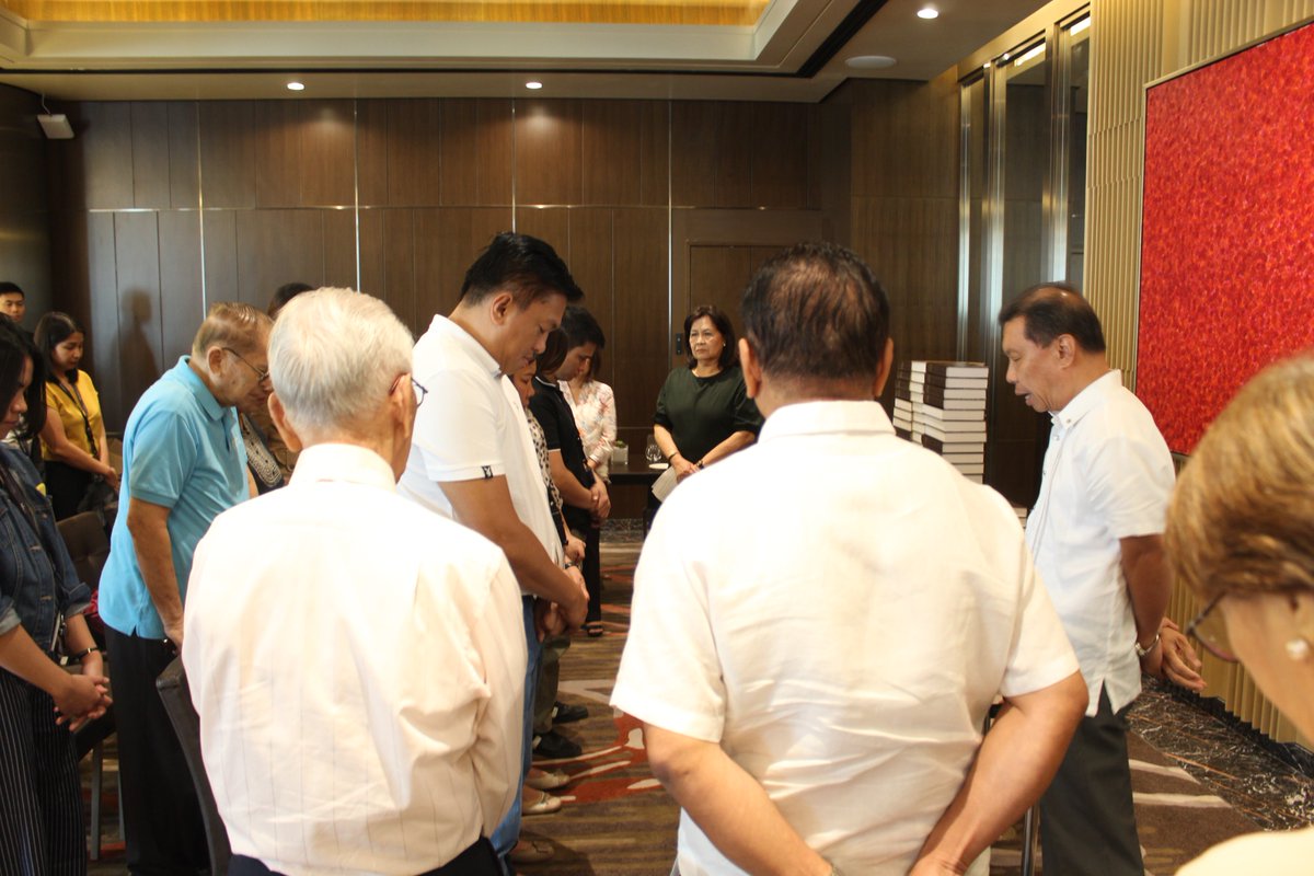 sheratonmanila's tweet photo. Grateful for the Gideons International Philippines for blessing us with free bibles, which is a key amenity in our guestrooms. 
#SheratonManila #OpeningSoon https://t.co/1tI0vICuuA