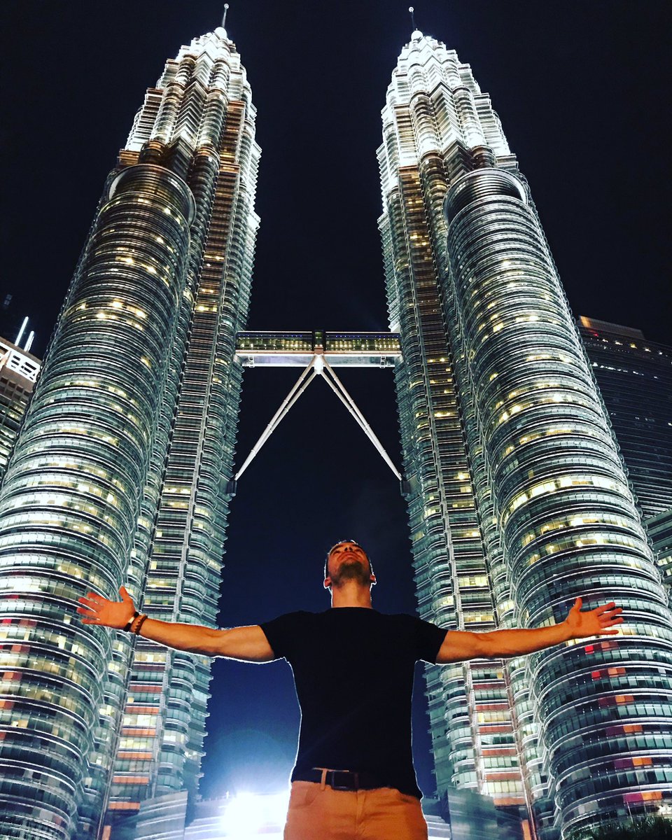 jamery1986's tweet image. Hello Kuala Lumpur 🇲🇾 #petronastwintowers #malaysia #kualalumpur #visitmalaysia #visitkualalumpur #wanderlust #photooftheday #tourism #beautifulview #beautifuldestinations instagram.com/p/Bqwwh-ugPC5/