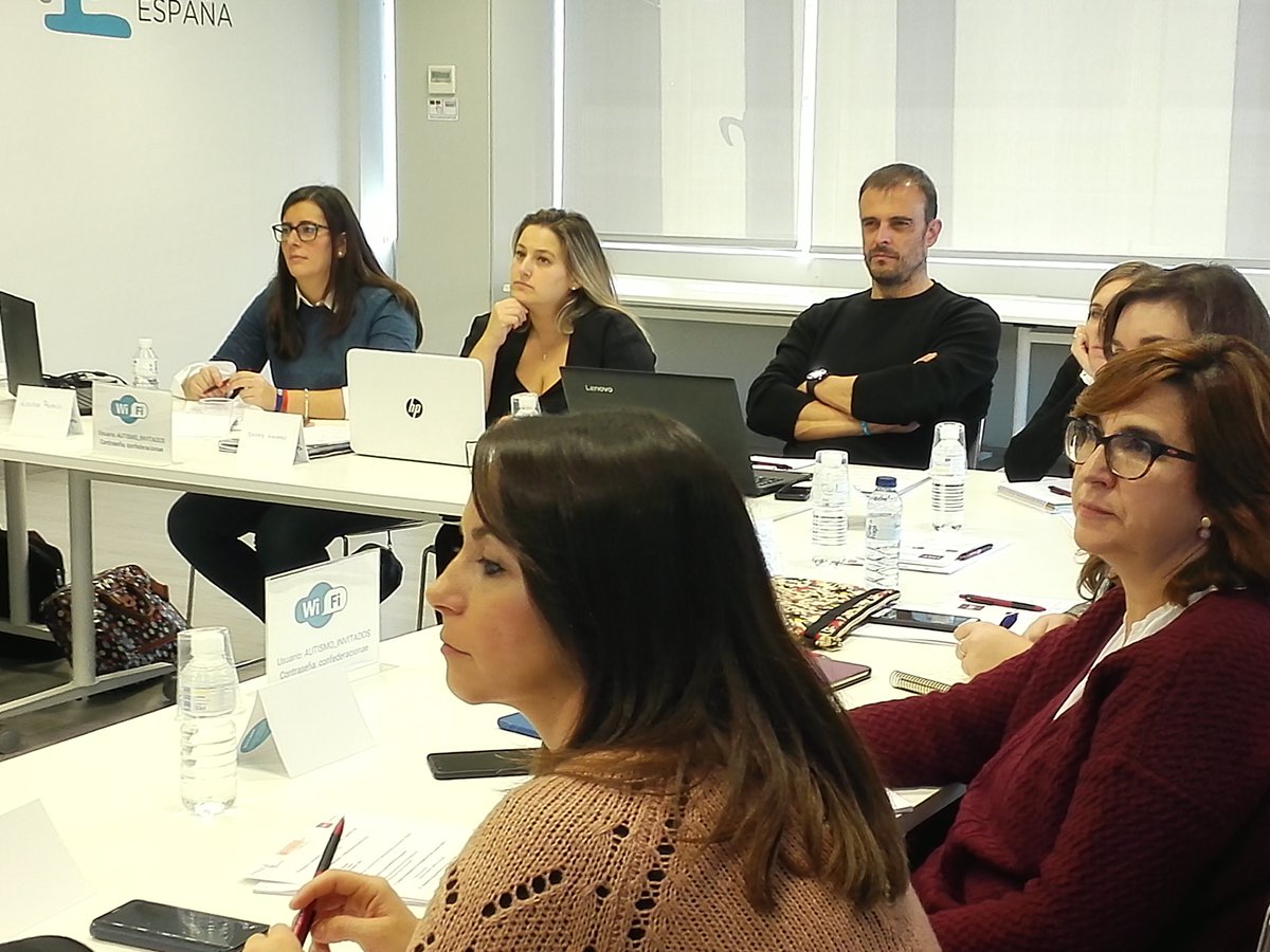 Autismo_Espana's tweet photo. 🎓📒 Hoy trabajamos sobre #sostenibilidad financiera con los profesionales de nuestras entidades en el programa formativo de Dirección de Proyectos que hacemos con @imfformacion
#TEA #autismo #proyectmanagement #nonprofit https://t.co/NHyKKespYJ