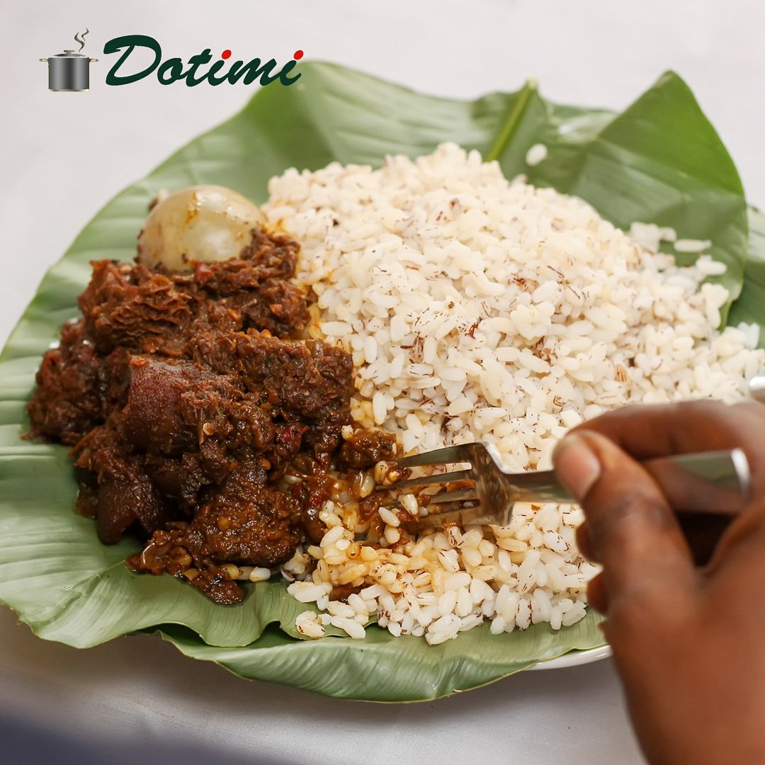 Care to join me for this Sumptuous Ofada rice and Stew experience? 
Something light for Lunch. 
What are you having for lunch?

#Dotimi #lunchinspiration #ofadarice #ofadastew