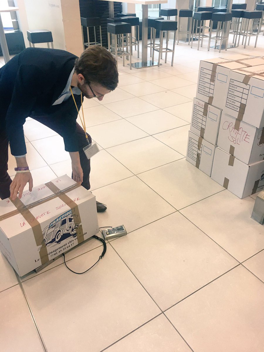 FondationSUEZ's tweet photo. Plus de 90 kilos collectés pour @LaCravateSolidR chez @suez en Île-de-France ! Un grand merci à tous les collaborateurs qui ont fourni des habits professionnels pour des personnes en #insertion : une opération réussie 💪🏻 #solidaritytogether https://t.co/yjHoW0c6x8
