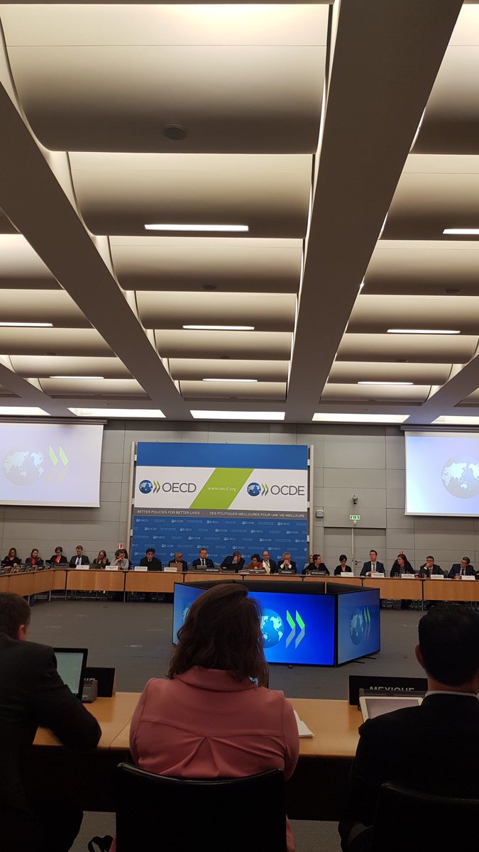 er13ik's tweet photo. Ha sido una experiencia increíble el poder participar del 19vo Comité de Política Regulatoria de la OCDE, y finalmente conocer la sede principal. #RegulatoryPolicy #OECD #OCDE #RPC19 https://t.co/LWC0ljBgSG