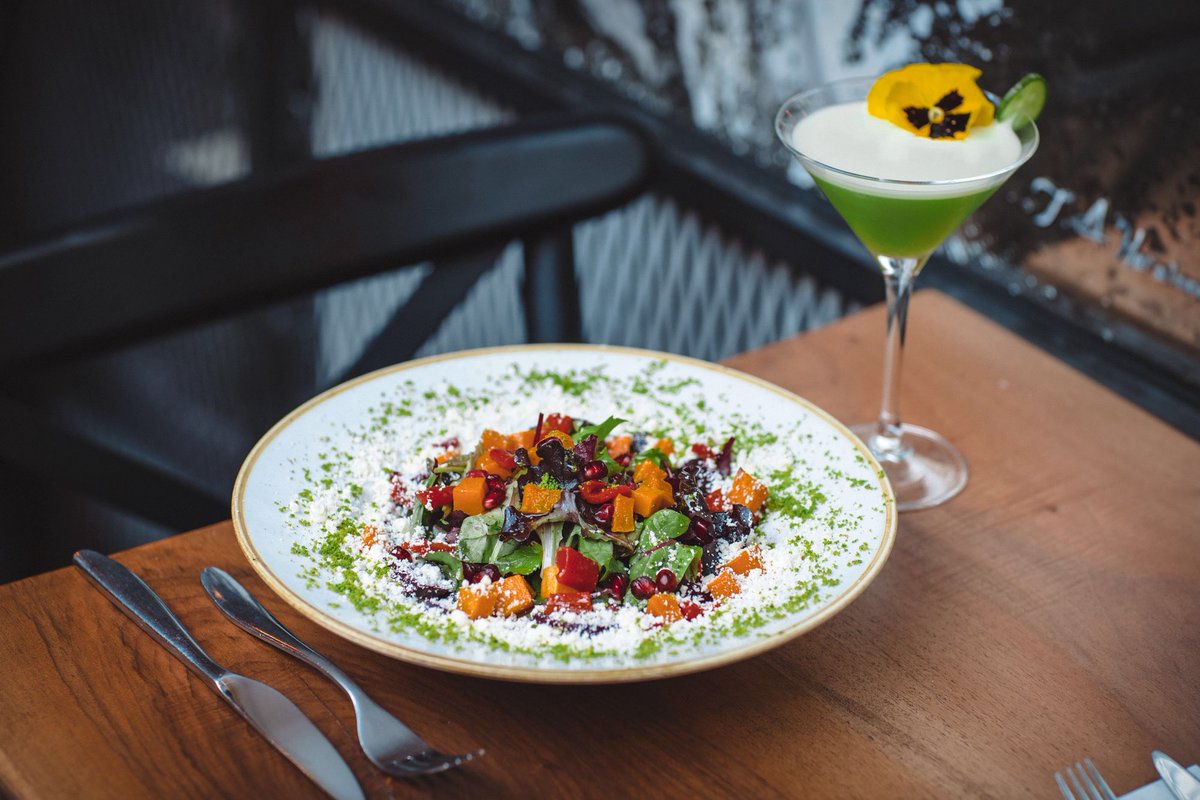 Butternut squash salad w/ mixed leaves, marinated sweet red peppers, beetroot, tulum cheese and pistachios 🍃#Londonbul 🌺