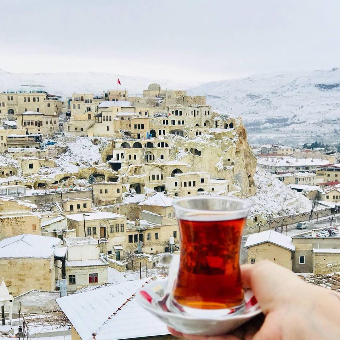 TATİL ÇEKİLİŞİ￼ 
Kazanan kişiye Kapadokya, Dere Suites'de iki kişilik, iki gece konaklama hediye.

 Katılmak için; 
• <a href="/neredekal/">Neredekal</a> hesabını takip et
 •Bu tweet’i rt’le
 •En sevdiğin emojiyi mention olarak bırak Hesabının açık olması gerek. Detaylar mention'da!￼