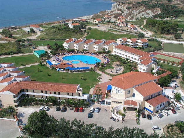 CephaloniaP's tweet photo. Luxury from above! Book your 2019 holidays to experience us from up close! #CephaloniaPalaceHotel #Kefalonia #luxury #summer2019 #xibeach
https://t.co/mvn3GEF7ml https://t.co/F9iXyklfdo