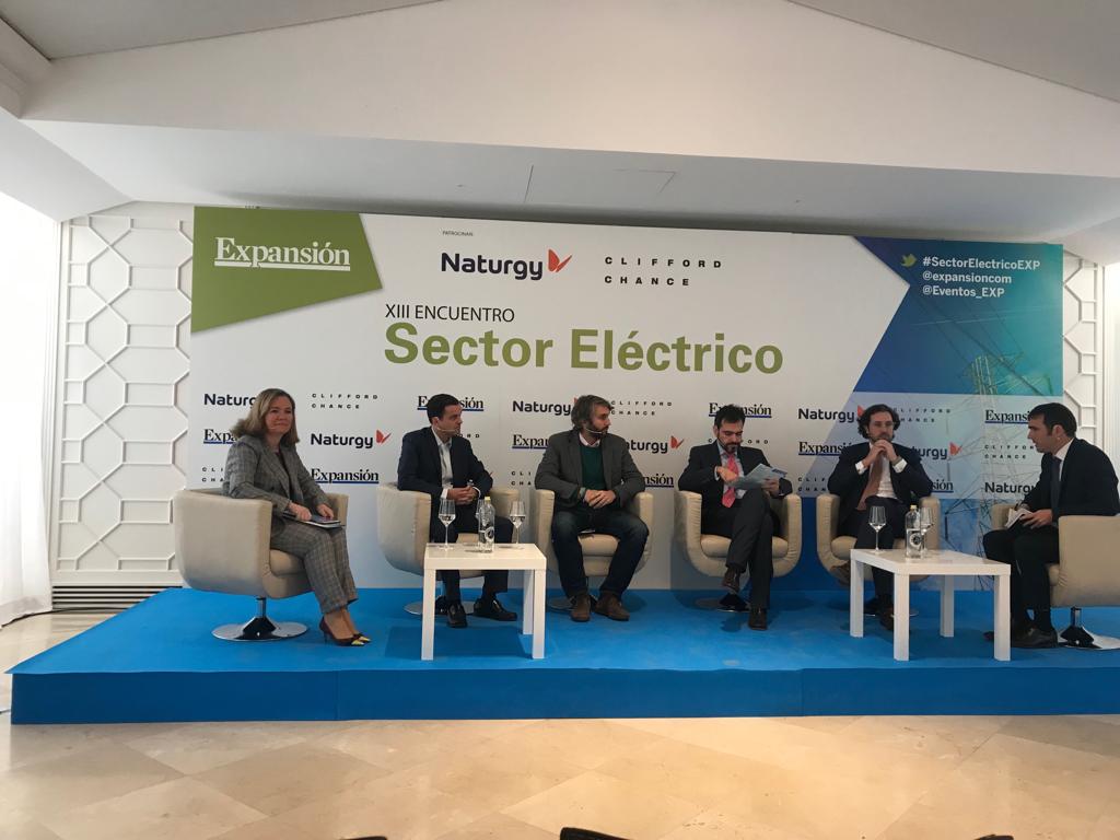 fenieenergia's tweet photo. Comienza la mesa redonda en el XIII Encuentro Sector Eléctrico organizado por @expansioncom Nuevos retos de la energía en España en la que participa nuestra Consejera Delegada @IsabelReija
#SectorElectricoEXP https://t.co/jMoQqupznC