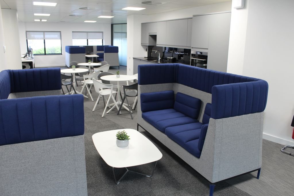 SquareBoxTweets's tweet photo. A fresh, clean, modern design and install @Krones @Senator @Allermuir #furnituresupply #interiordesign #spaceplanning https://t.co/RjK3CpvAkx