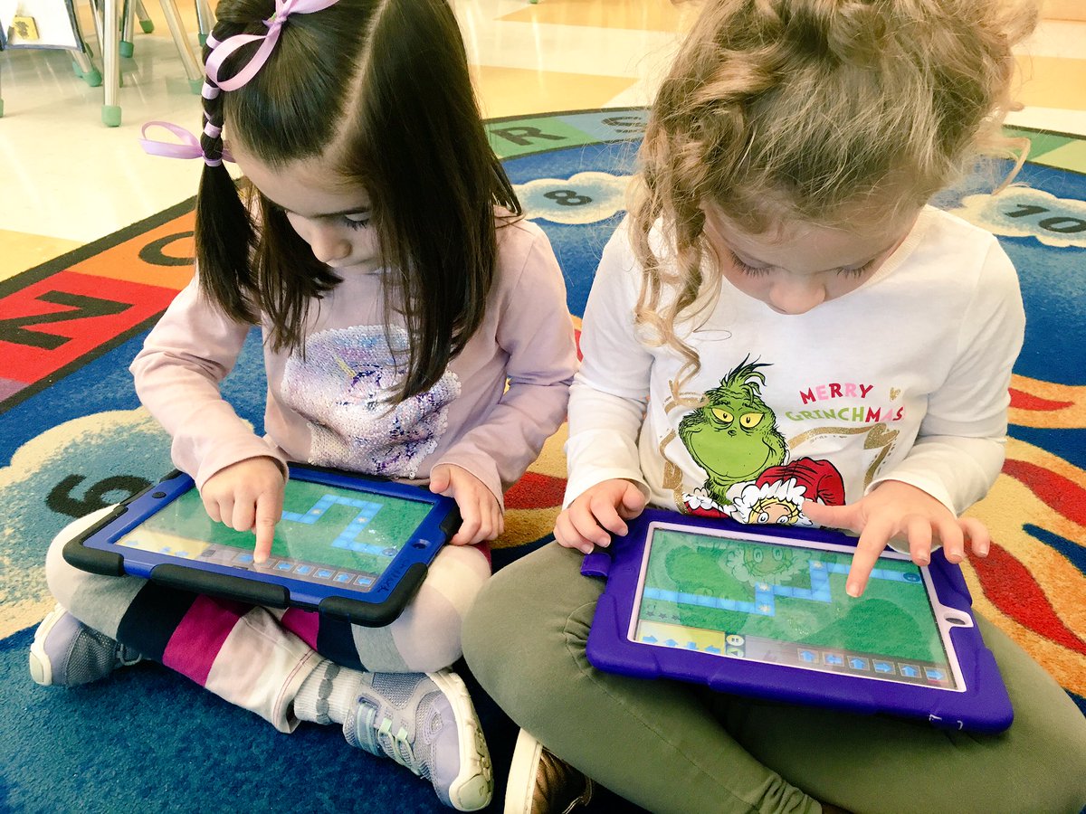 Kicking off #ComputerScienceWeek a little early in @GBSKinder with @kodable, yes 5 year olds love to code! #livefreeandcode