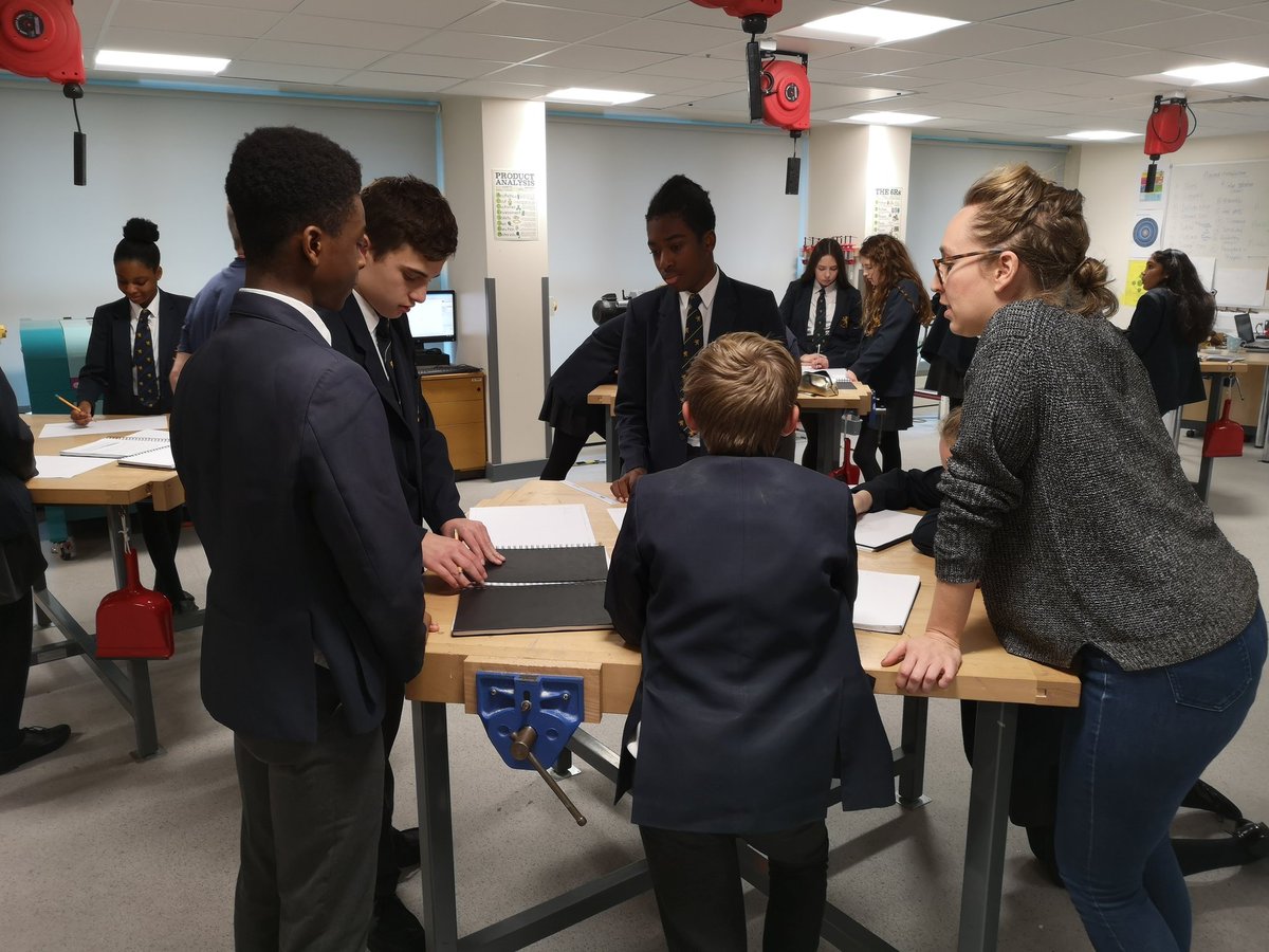 DandT_FP2's tweet image. Workshop day 3 of our #designlabnation project. In school with the team from @The_Herbert and @V_and_A