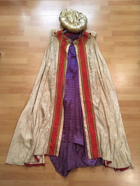 Costumotek's tweet photo. Bientôt décembre, qui dit décembre dit crèche et épiphanie, la Costumotek vous propose ces tenues et d'autres encore... #costume #Noel https://t.co/iXIHJXSjMh