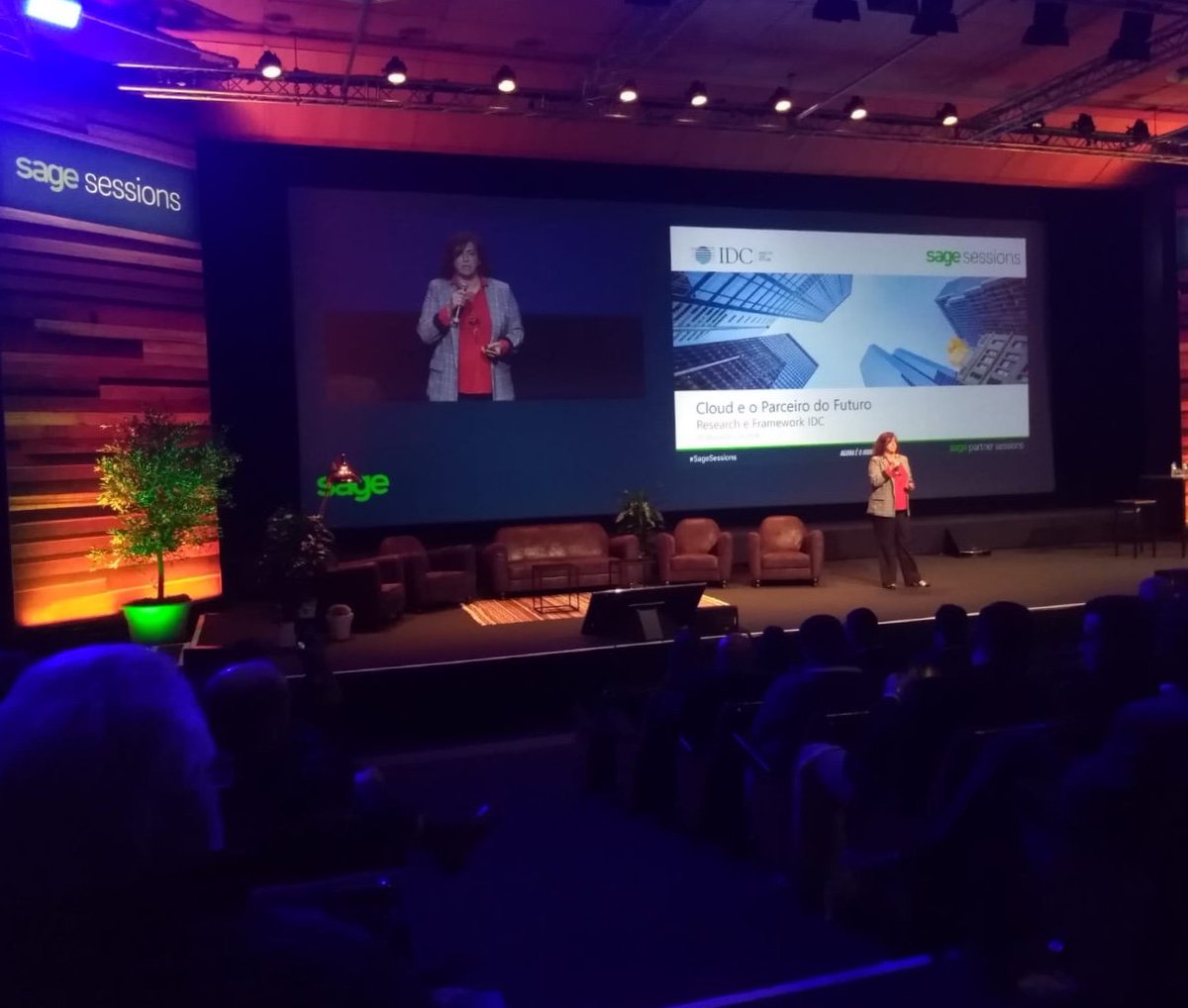 sageportugal's tweet photo. A intervenção de Vanda Soeiro, Research &amp; Managing Consulting Manager, na @IDCPortugal , é sobre o estudo Sage e IDC, “O Parceiro do Futuro”, e sobre as vantagens inegáveis de Cloud software. #SageSessions #agoraéomomento #SagePartners https://t.co/m4KBeeSSIn