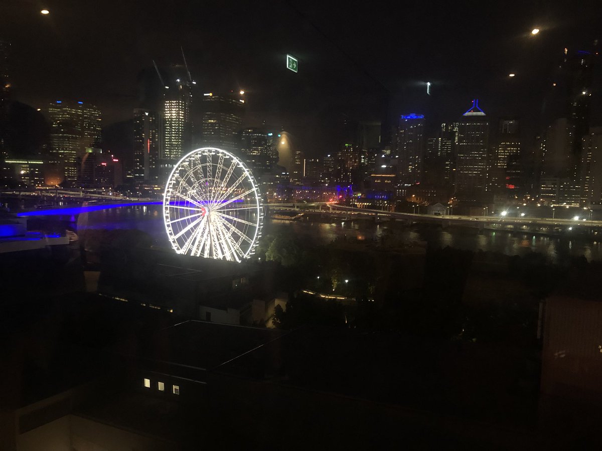 A nice view from #Rydges for our #conferencedinner #EAPS18 👌  @EMBLAustralia @EMBLAuSymposium @CoralTrace