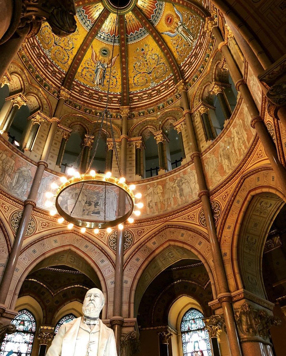 cywilloughby's tweet photo. The James A. Garfield Memorial was built in memory of the 20th US President,  assassinated in 1881. Beneath the memorial lies caskets of the President &amp; his wife.
IG 📸: @occasionally.in.ohio
#courtyardwilloughby #cleveland #clevelandohio #clevelandoh #downtowncleveland https://t.co/Px0gmhG86m