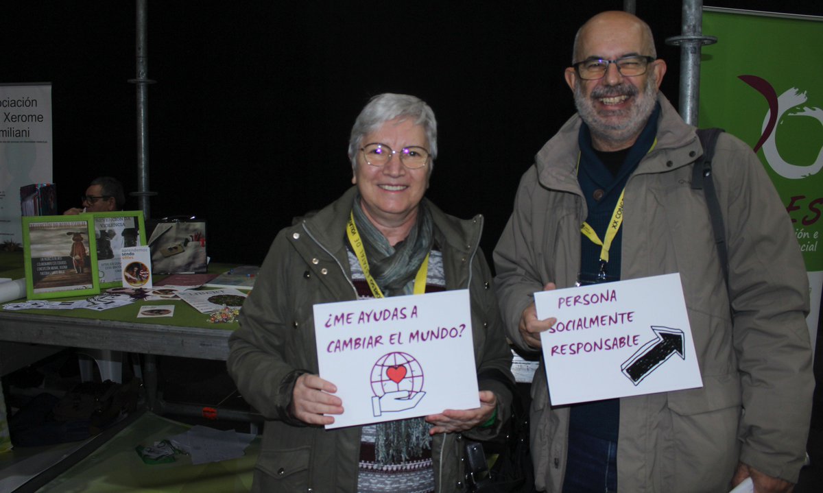 ApesSocial's tweet photo. Magnífica experiencia en el @CEVGalicia2018. Gracias a todas las personas que se han acercado hasta @expourense interesados por el #voluntariado y la actividad de @ApesSocial. #EnganchatealVoluntariado #CreamosConcienciaSocial https://t.co/olzZmZ88AO