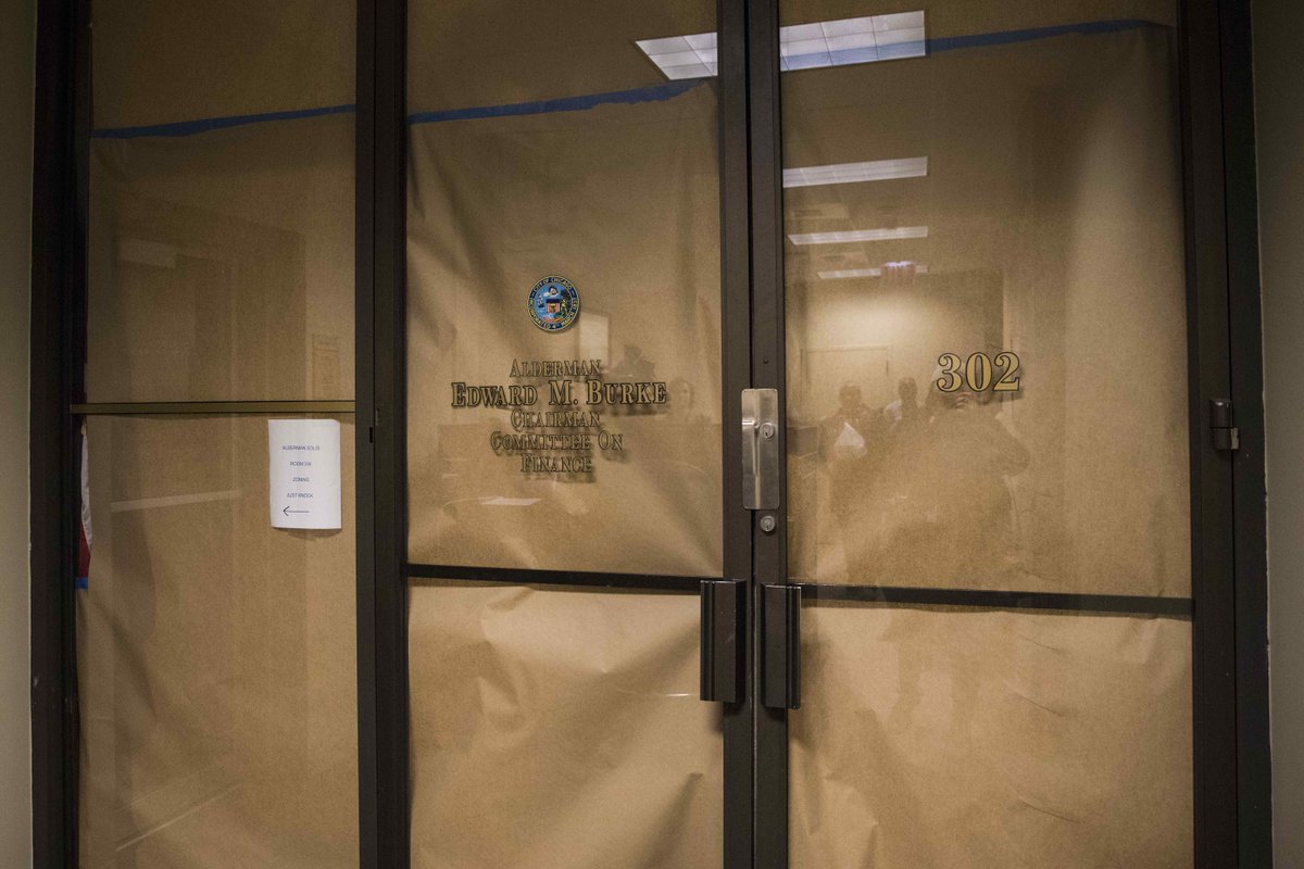 Ashlee_Rezin's tweet image. Reporters have gathered outside the City Hall office of Ald. Ed Burke (14th), where federal agents showed up unannounced this morning and brown paper covers the windows. @fspielman reports: bit.ly/2KIzgRr