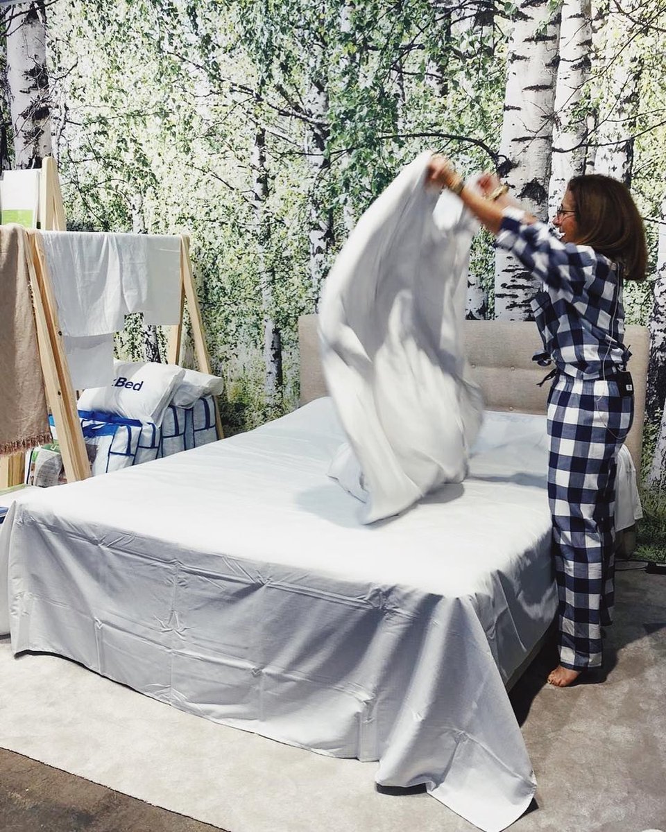 In order for a night of good sleep, it’s important to limit caffeine/alcohol in the evening, shut off technology an hour before bedtime, and of course, make your bed in the morning! Here’s Circadian Corporate Sleep Programs’ Director Nancy Rothstein giving a bed making demo!