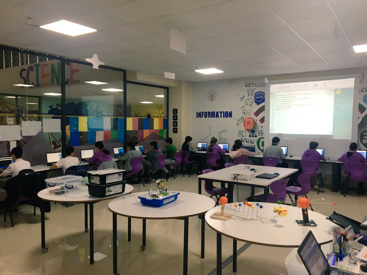 ilkererdevil's tweet image. Hayatımızın her alanını teknolojik aletler işgal etmiş durumda. Kullandığımız en küçük teknolojik aletin bile arkasında binlerce satır kod var. Kod yazmak, uzmanlara göre, öğrencileri analitik düşünen, mantıklı ve bilimsel insanlar yapacak. 🖥 @codeorg @codeorgtr #smallbasic #C++