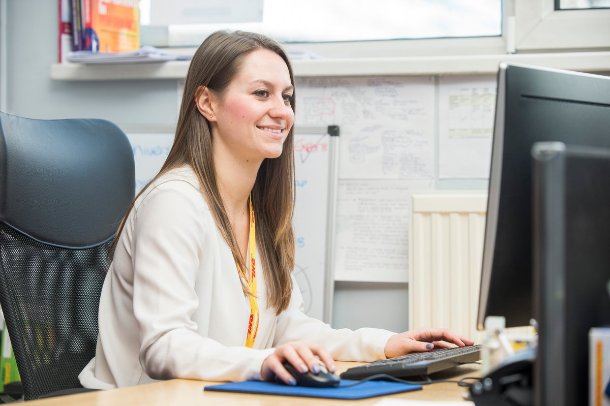 Exciting #Apprenticeship Opportunity! Compliance #Administrator Receptionist (Level 3 Apprenticeship) Location: Manchester, £16,000 + #DHL benefits 

dpdhl.csod.com/ats/careersite…