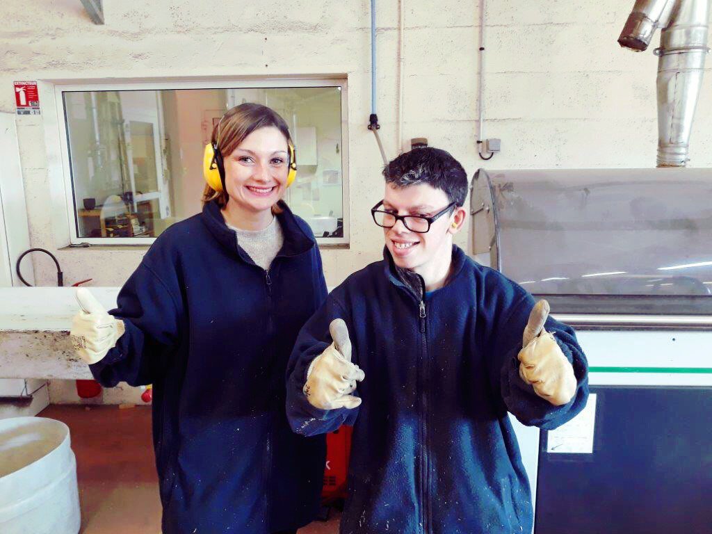 ArcheFrance's tweet photo. Retour sur une journée partagée à L'Arche à Cognac avec les salariés de Jas Hennessy &amp; Co dans le cadre de la Semaine Européenne pour l’Emploi des Personnes Handicapées. Merci pour ce beau moment de partage et d’échanges! #Handicapmental #SEEPH2018 #ESAT https://t.co/cdIG6eSnLv https://t.co/uJQ7CbUT6A