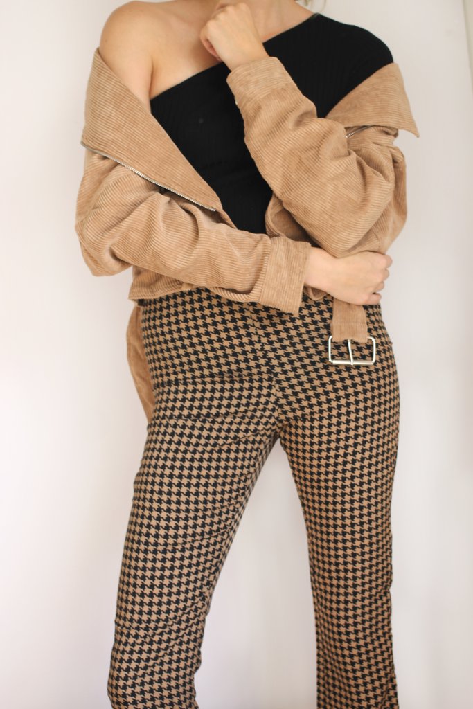 necessarysoho's tweet photo. Black &amp; White is old school
💥CYBER WEEK💥
Top: AVAILABLE SOON
Jacket: Up To Speed Moto 
Pants: Junkyard Dog Cropped Pants
→https://t.co/0pC4q6VmXk https://t.co/oqlxBNISW0