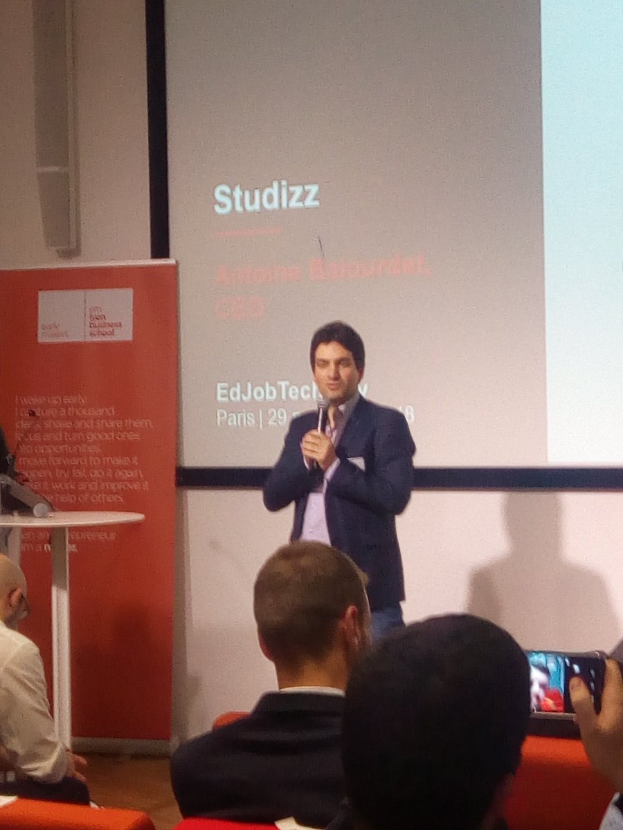Studizz_fr's tweet photo. #AntoineBalourdet CEO de @Studizz_fr présente Studizz Bot et Studizz Alumini a la journée Edtech/Jobtech de @EMLYON https://t.co/zzpLu7TkmR