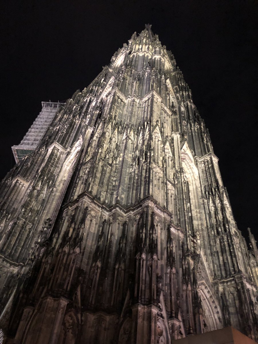 KalleGrbwski's tweet photo. Unsere #alteKirche #KölnerDom wie schön Du bist 😍 https://t.co/0FYMKyMDbq