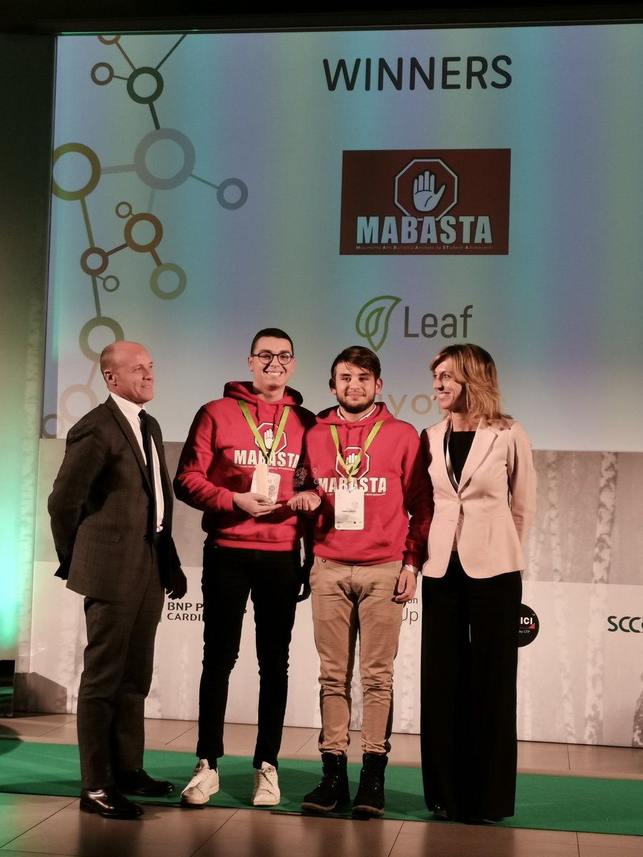 FjonaCakalli's tweet image. Eccoli i vincitori. Sono giovanissimi e il loro progetto si rivolge ai giovani. Un 👏 a @MaBasta_bulli. Bravi ragazzi. Ora andare a istruire un sacco di &quot;bulliziotti&quot; 🤣 #Call4Ideas #OpenFab @BNPPCardifIT