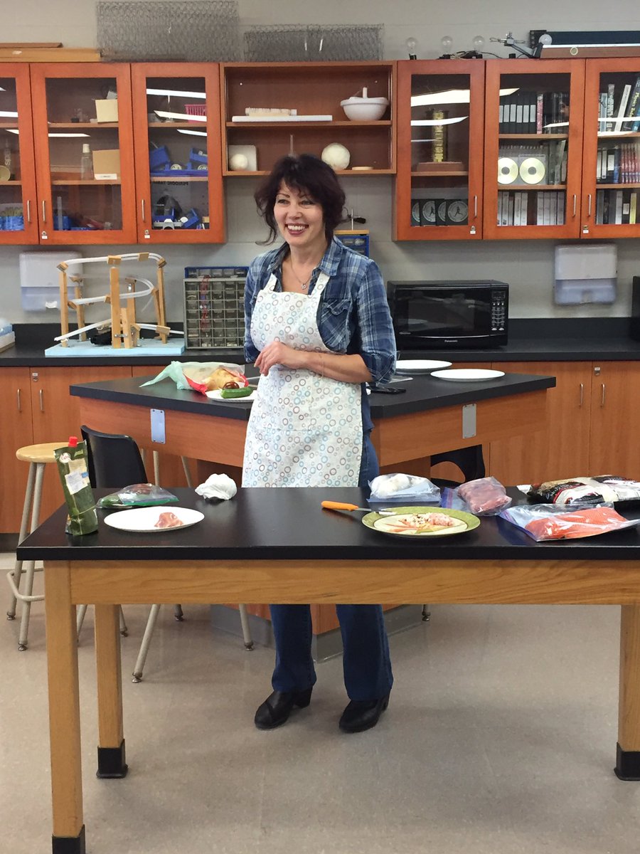 chersavage's tweet photo. Healthy Cooking Life Hacks from Mrs D for @HTSRichmondHill Grade 12’s. #HTSStudentLifeDay https://t.co/XPevAbbDh4