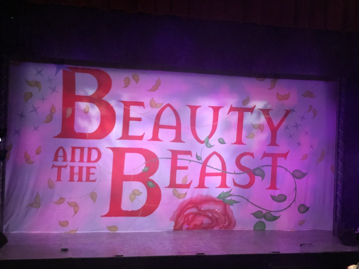 Mrs_Richley's tweet photo. My favourite day of the year! Year 1 had a fab morning watching Beauty and the Beast @carriageworks_  @MissDaniel1D https://t.co/MjYBbXiZZ0
