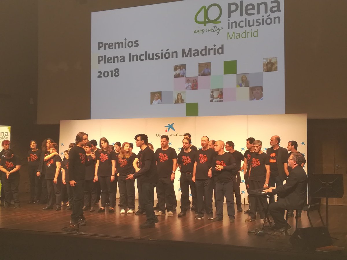 PlenaMadrid's tweet photo. Despedimos el acto de entrega de premios con las voces de uno de los proyectos premiados. Coro Abierto. 
#contigocontamos https://t.co/VopYmjeea9
