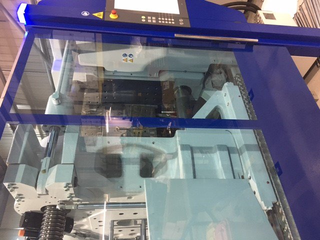 BritishgasketsX's tweet photo. New #Whittmann 400T #Press has arrived #injectionmoulding https://t.co/OUXn0KJ3mL