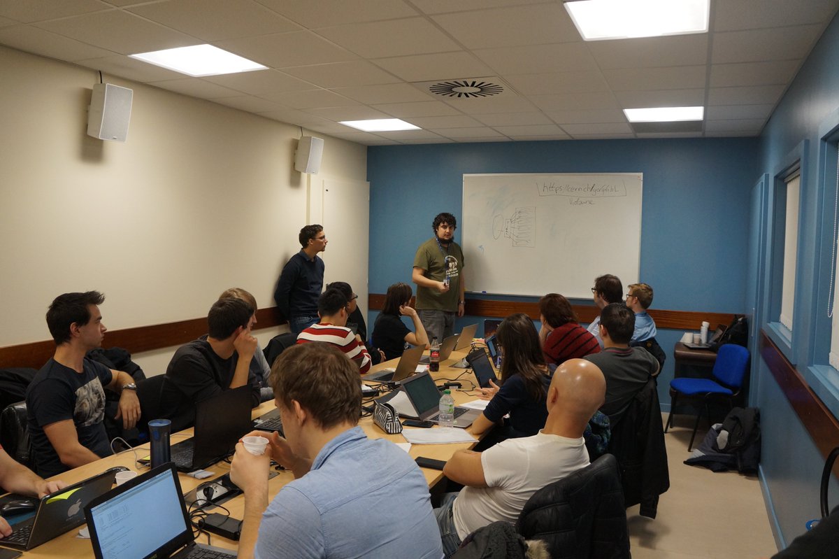 LHCbStarterkit's tweet photo. Moving on full steam through the LHCb software!
Lessons by Violaine and Carlos: https://t.co/gnoXoprwcE