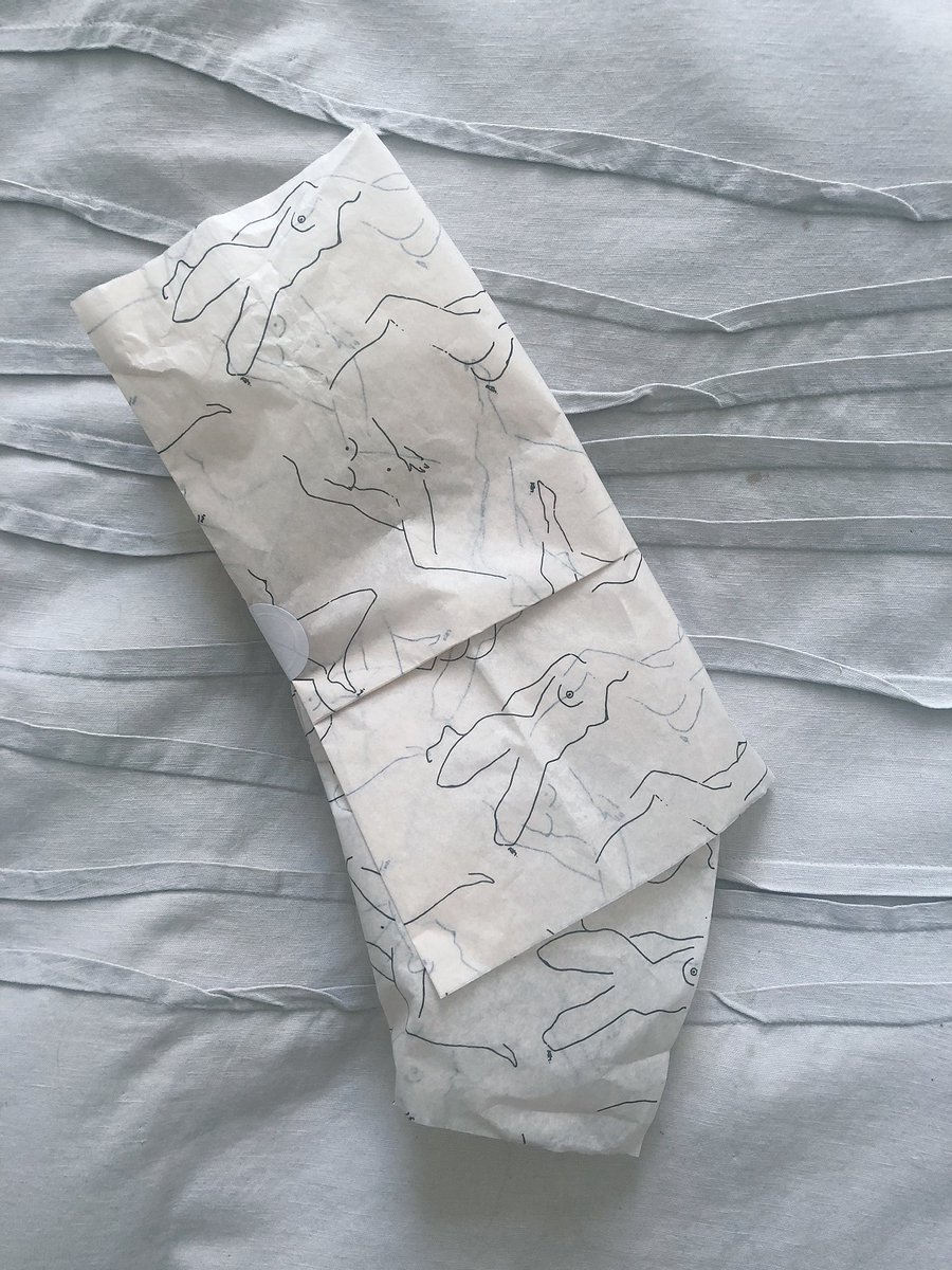 good morning <a href="/thegreateros_/">The Great Eros</a> has the best wrapping paper