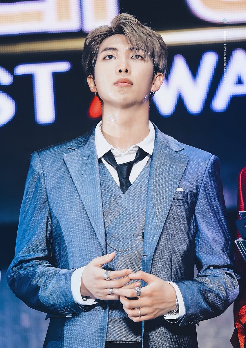 꽃범 tweet media