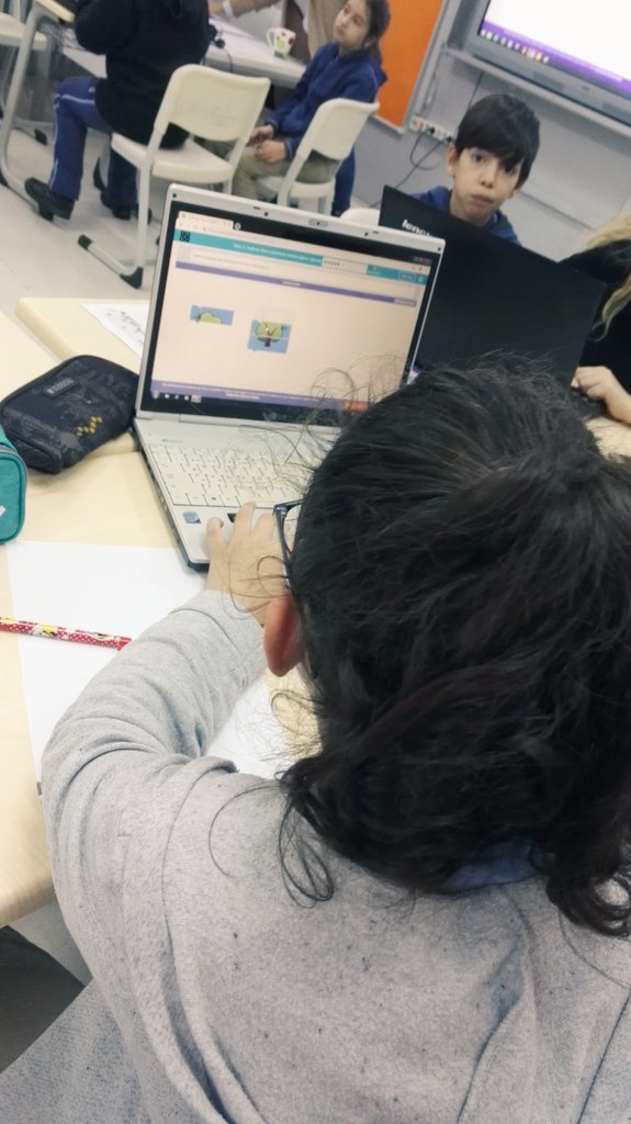 HarezmiBesikta2's tweet photo. @harezmimodeli dersinde bu hafta @etilercumhriyet ortaokulu öğrencileri #Scratch #codeorg ve #web02 araçlarına üye olabilmek için @mail hesabı aldılar. @BesiktasMEM @memleventyazici @Dr_Onderarpaci #harzmiegitimmodeli #harezmi #isimizgucumuzegitim https://t.co/jZvePzsqyg