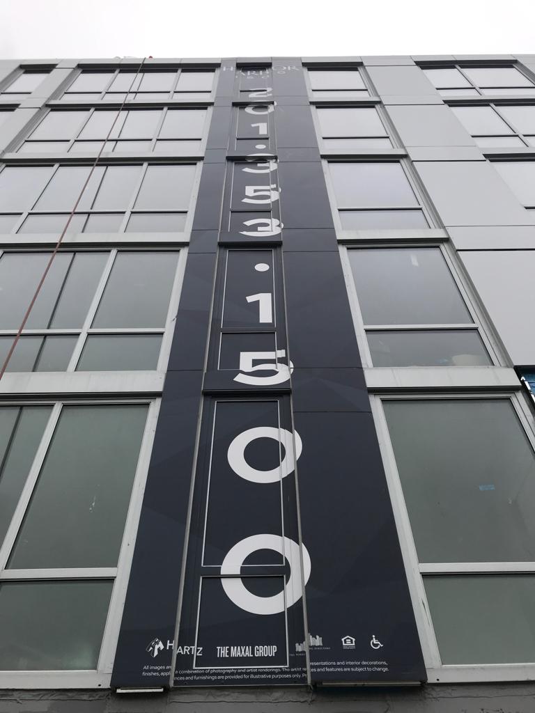 GraphInstall's tweet photo. We climb high, just for you! 👌 👋 🙌 

#graphicinstaller #graphicinstallation #workworkworkworkwork #largeformatprinting #pointofview #perspective #buildingwrap #buildingwraps #buildingwrapping #buildingdesign #visualapplications #wrapinstallation #wrapinstallations https://t.co/nFGRX900vb