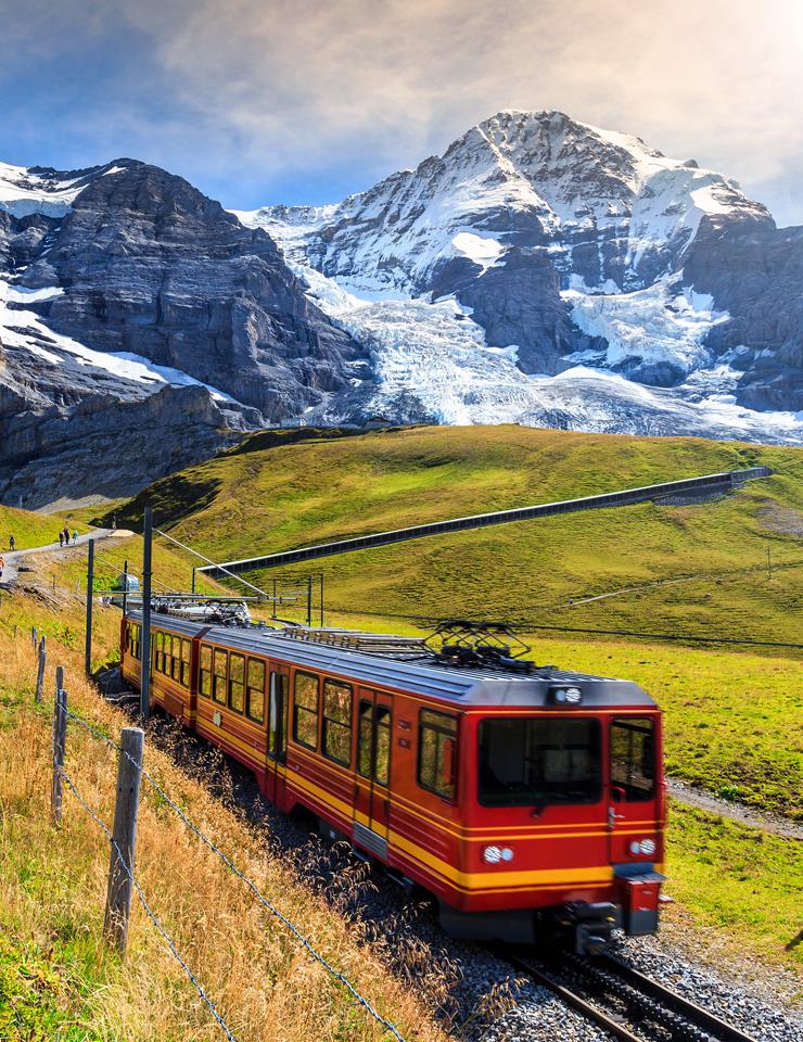 TUIPortugal's tweet photo. Experiências pelo mundo:
✔ Viajar no Glacier Express, o comboio expresso mais lento do mundo https://t.co/yUV7FpQpVK