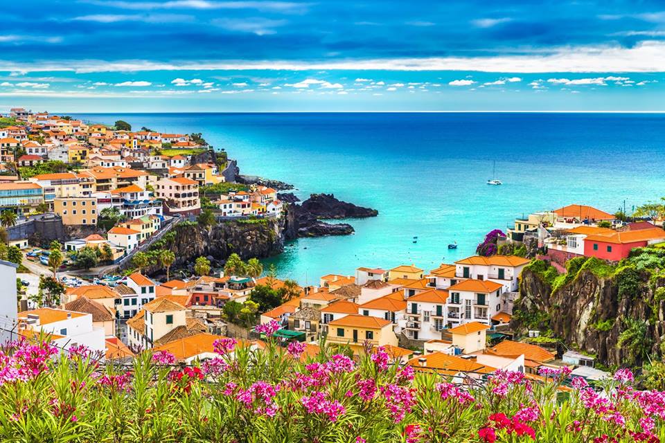 TUIPortugal's tweet photo. Celebra um fim de ano inesquecível na magnifica ilha da Madeira :)
➡️ https://t.co/a0kVxrfovN https://t.co/3b3Ycqi7hT